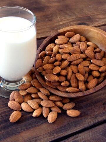can you freeze almond milk.